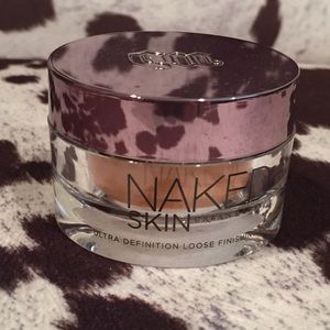 UD Naked Skin Loose Finishing Powder