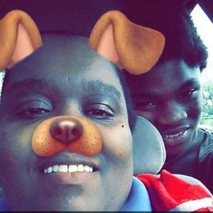 Meet your Posher, Dee dee