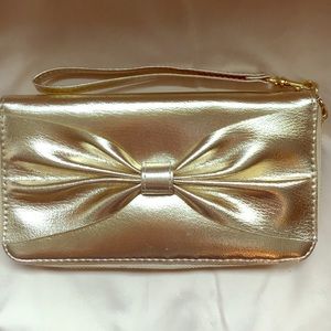 Gold Clutch