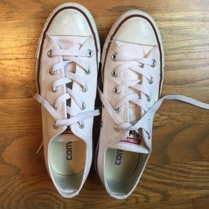 Low top white Converse