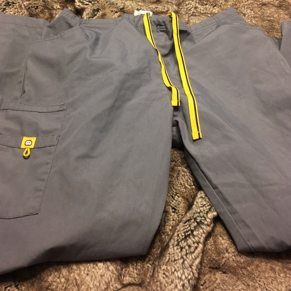 NWOT slate gray wonder wink scrub pants