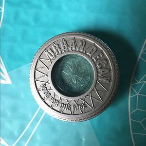 Urban Decay eyeshadow in Minx