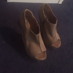 Steven madden nude wedges