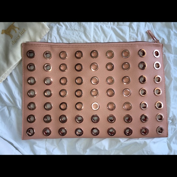 Deux Lux Women's Pink London Pouch - Peach