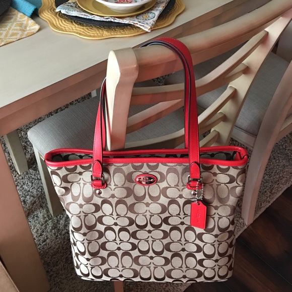 ❤-MARCH SPRING SALE- Coach Shoulder Bag