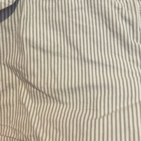 American Eagle Striped Shorts - Picture 2 of 2