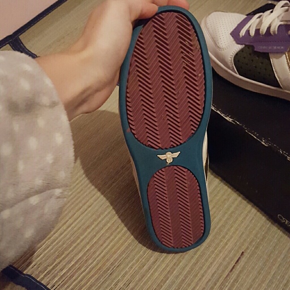 Shoes - Picture 3 of 4