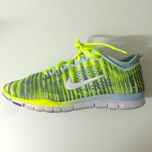 🍂Sunday Sale!🍂 Nike Free 5.0's - awesome colors!