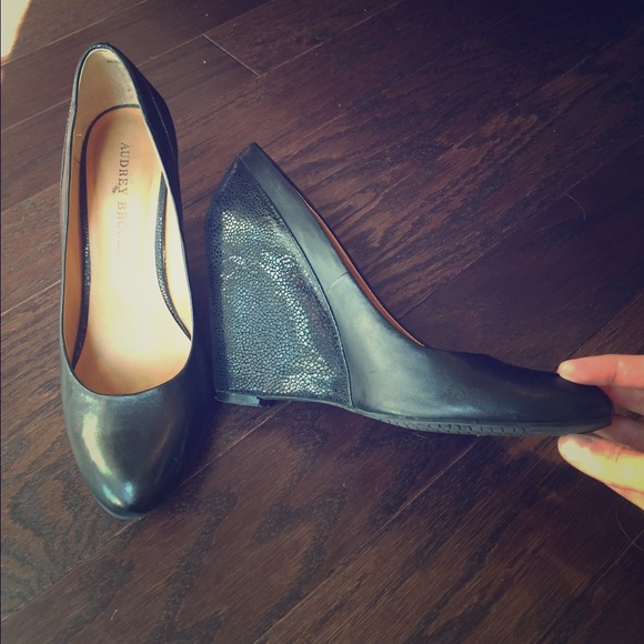 Audrey Brooke Black Wedges