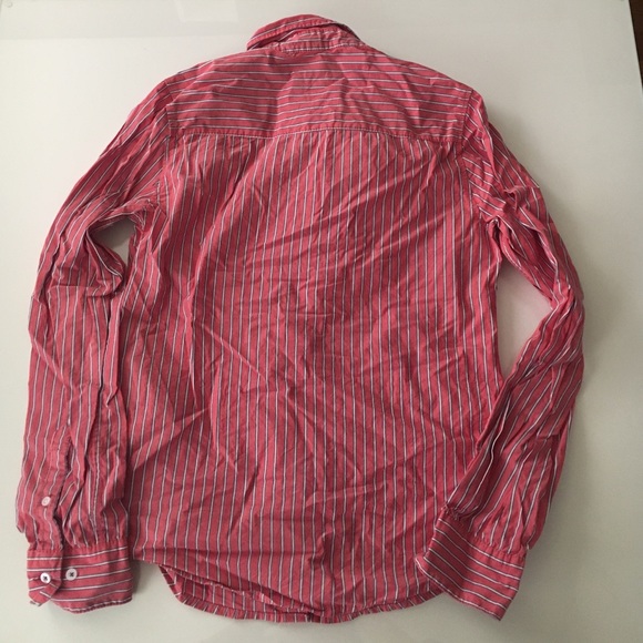 Buttons down - Picture 2 of 3