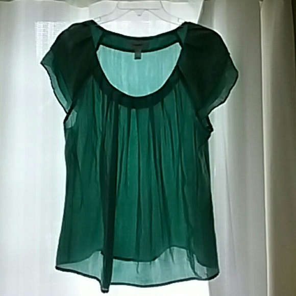 Flutter sleeve top