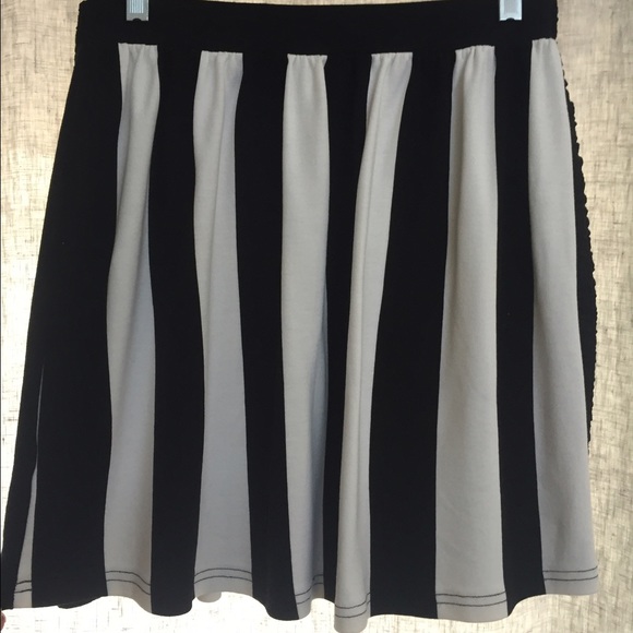 Never worn black and white skirt