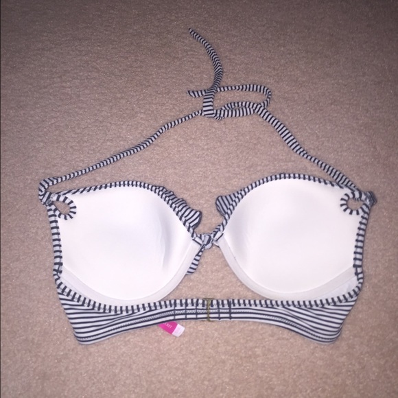 Victoria's Secret "Bombshell" bikini top - Picture 2 of 4