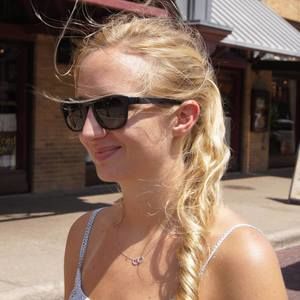 Meet your Posher, Ania