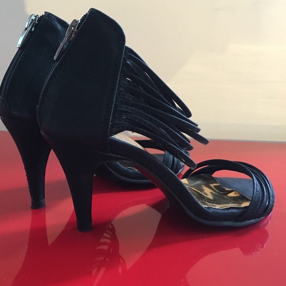 Black strappy sandals - Picture 3 of 3