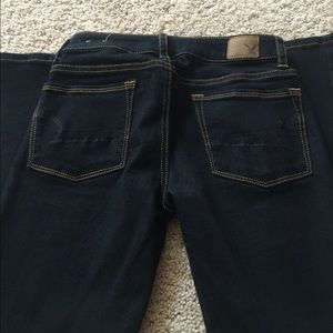 Skinny kick American eagle jeans.