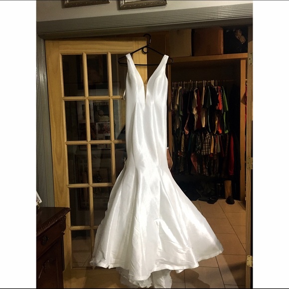 Jovani Style 32515 only used once 
Long white gown - Picture 3 of 6