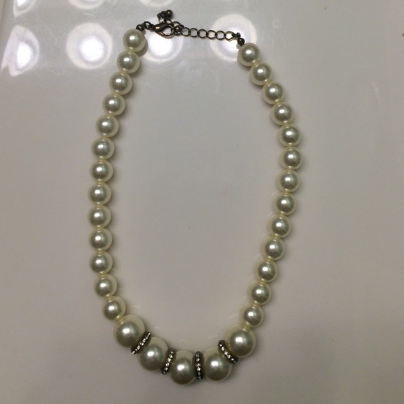 cute pearl necklace!