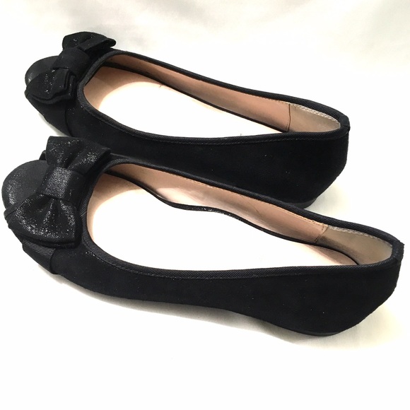 Taryn by Taryn Rose Black Shine Open Toe Flat - Picture 1 of 4