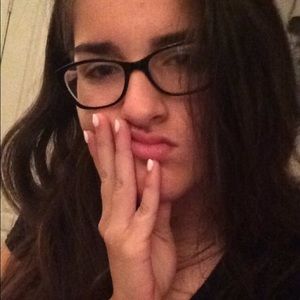 Meet your Posher, Alana