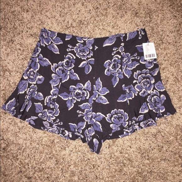 Urban outfitters shorts - Picture 1 of 3