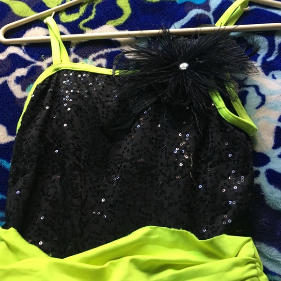 Dance cute dress sequin lime green at bottom💚 - Picture 2 of 4