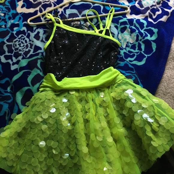 Dance cute dress sequin lime green at bottom💚 - Picture 4 of 4