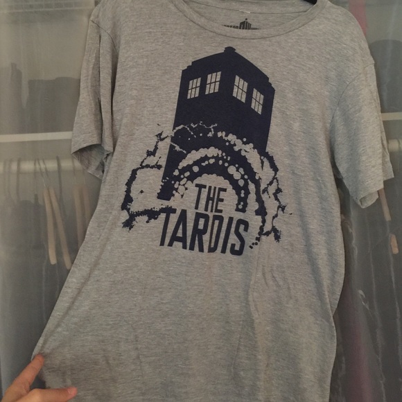 Doctor Who Tardis shirt