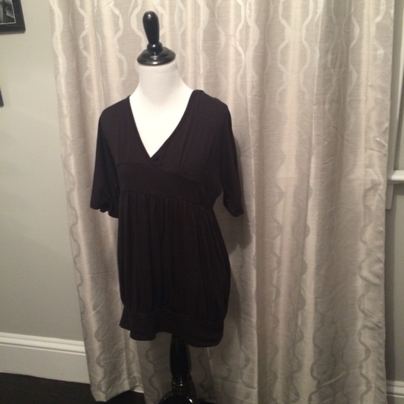 Black deep v neck line flowy shirt