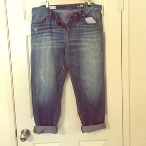 Gap 1969 sexy boyfriend capris size 31