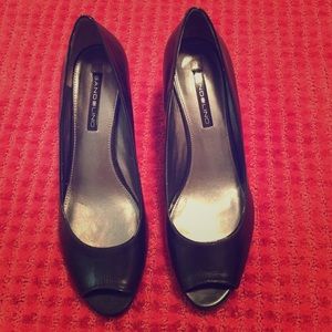 Bandolino peep toe pumps