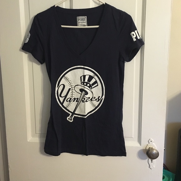 VS Pink NYY tshirt