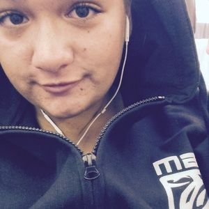 Meet your Posher, Leslie