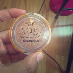 Luminous bronzer