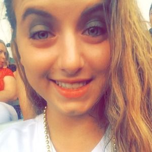 Meet your Posher, Kayla