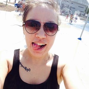 Meet your Posher, Rae