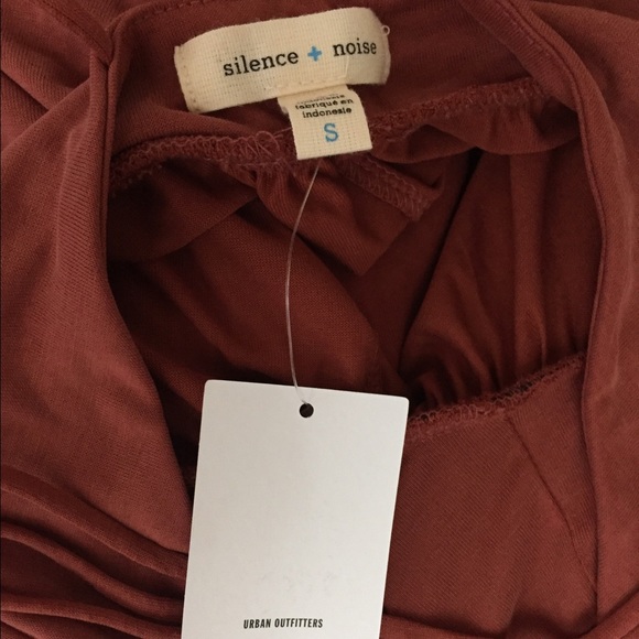 urban outfitters terra cott romper - Picture 3 of 4