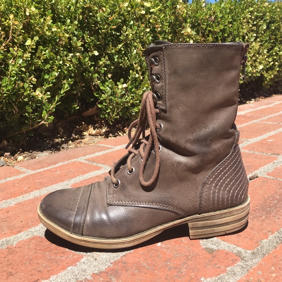 Women's Combat Boots - Picture 2 of 3