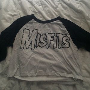Misfits cropped 3/4th sleeve shirt