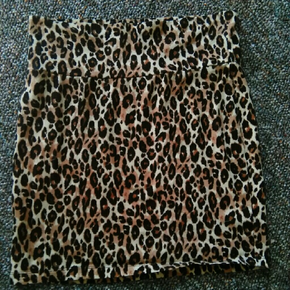 Leopard print skirt