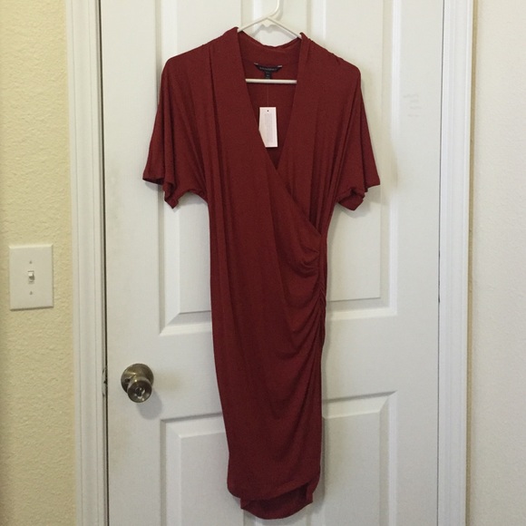 Banana Republic wrap dress in burgundy - Picture 1 of 2
