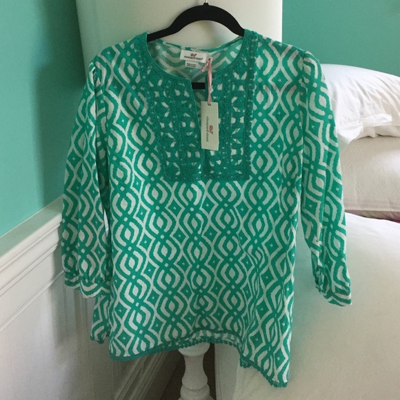 Vineyard vines seafoam blouse