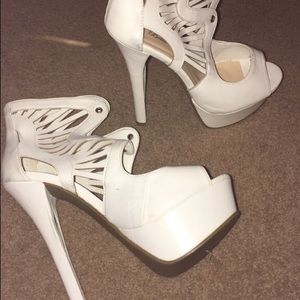size 7 white high heels