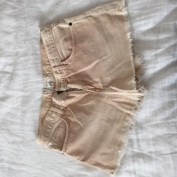 Light peach current/Elliot Jean shorts