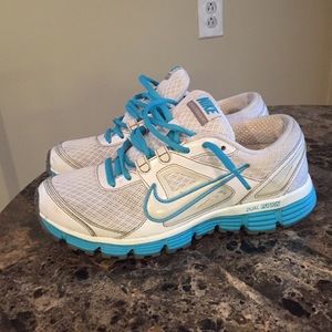 Nike Dual Fusion ST Sneakers