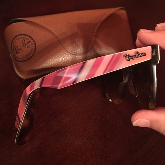 Ray Ban wayfarer sunglasses - Picture 2 of 2