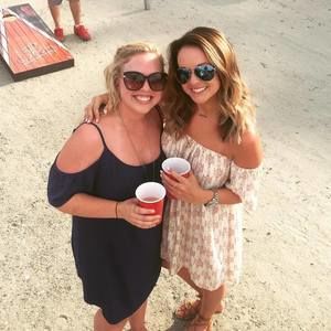 Meet your Posher, Chloe