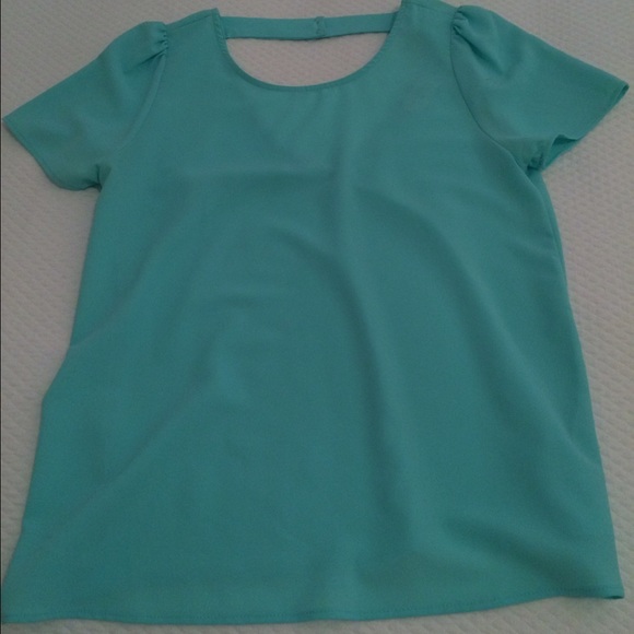 Everly V-Back Short Sleeve Top