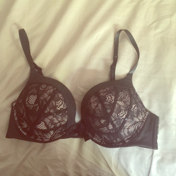 Victoria's Secret Bombshell Plunge