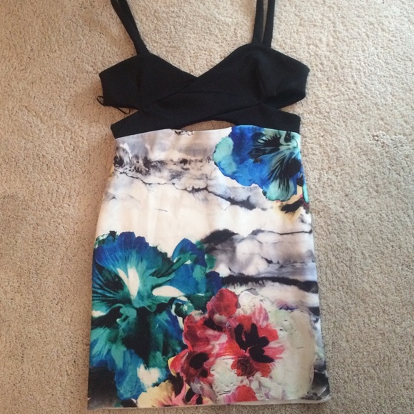 Dress - Picture 1 of 2